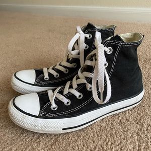 Black high top converse!